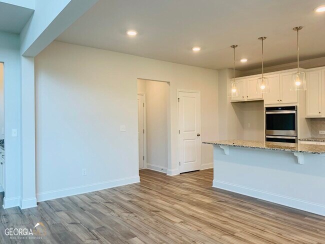 Building Photo - 7660 Tiberon Pkwy