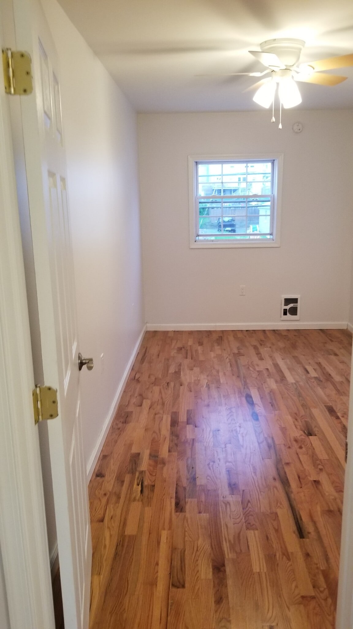 2nd floor - 164 Mill St