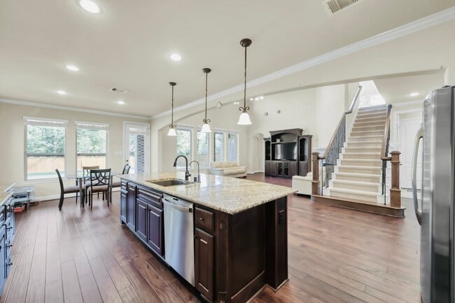 Building Photo - 34 Langstone Place