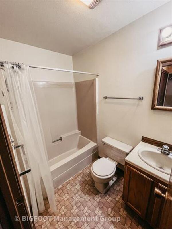 Building Photo - 748 Darby St