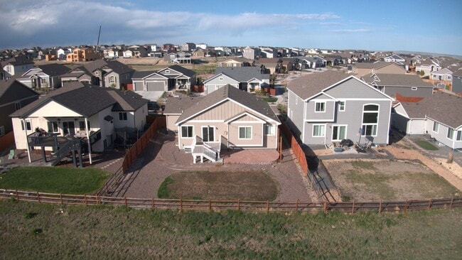 Building Photo - 5 Bed 3 Bath 3 Car Garage Rancher!!!