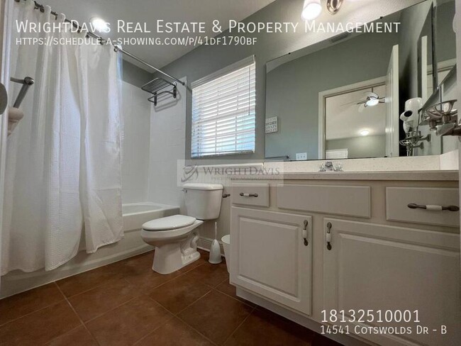 Building Photo - Beautiful Townhome-Style Studio Apartment ...