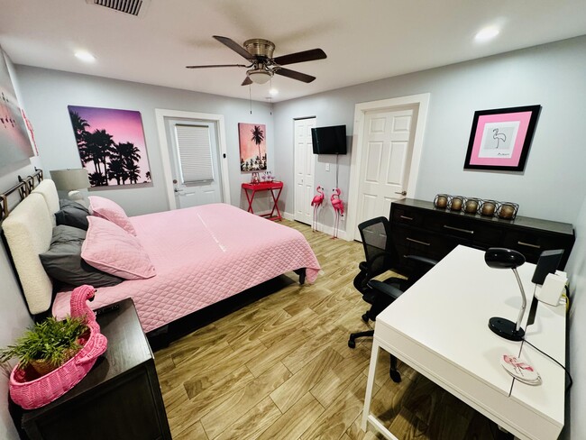 Building Photo - 601 N E St