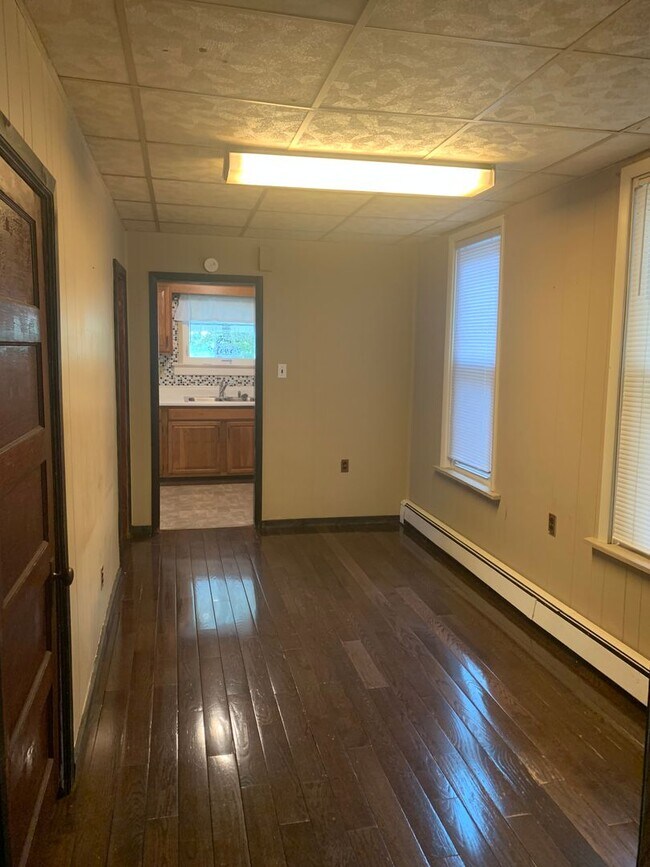 Building Photo - Dallastown SD 3 Bedroom House-Yard, Parking