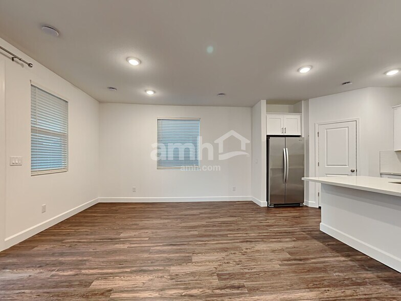 Building Photo - 9139 S Conquistador St