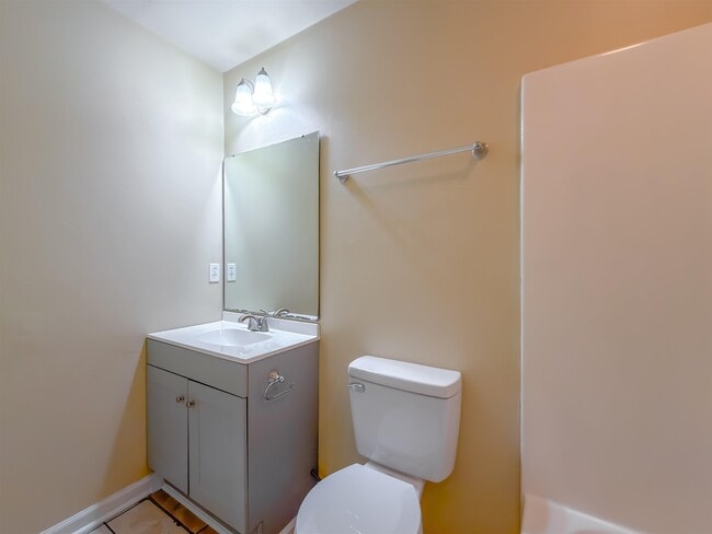 Building Photo - 1558 Devoe St