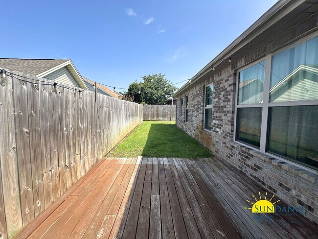 Building Photo - 438 Bay Oaks Dr