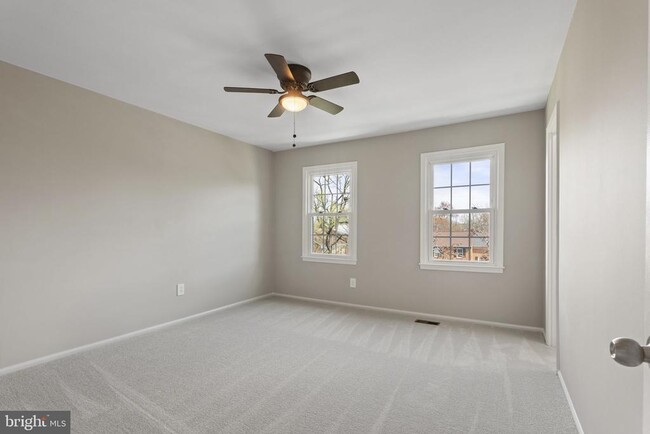 Building Photo - 941 Sherwood Ct