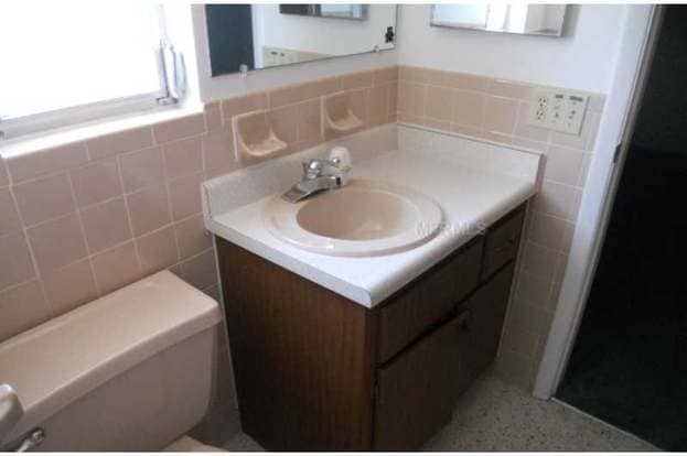 Building Photo - 4711 Mayflower Dr