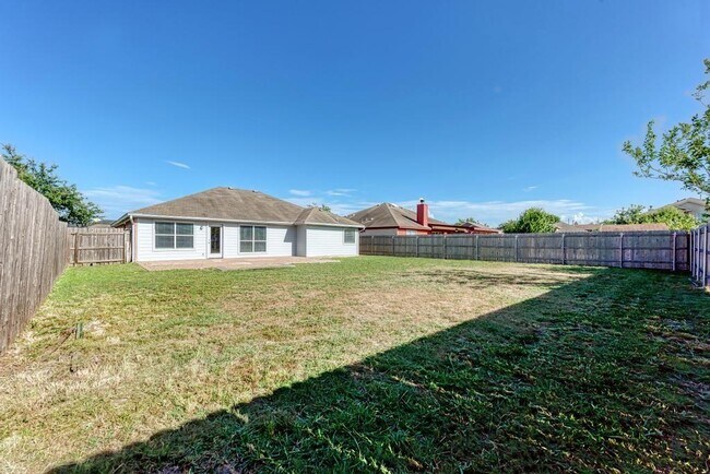 Building Photo - 1203 Tricia Cove