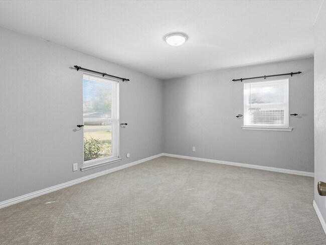 Building Photo - 8432 Glenann Dr