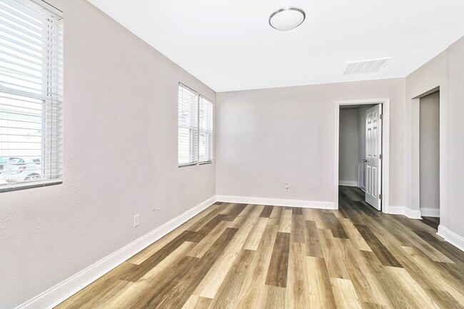 Building Photo - 173 A View Ave