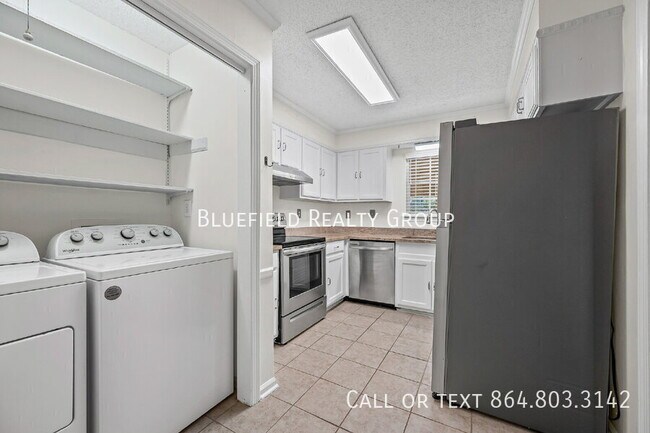 Building Photo - 925 Cleveland St