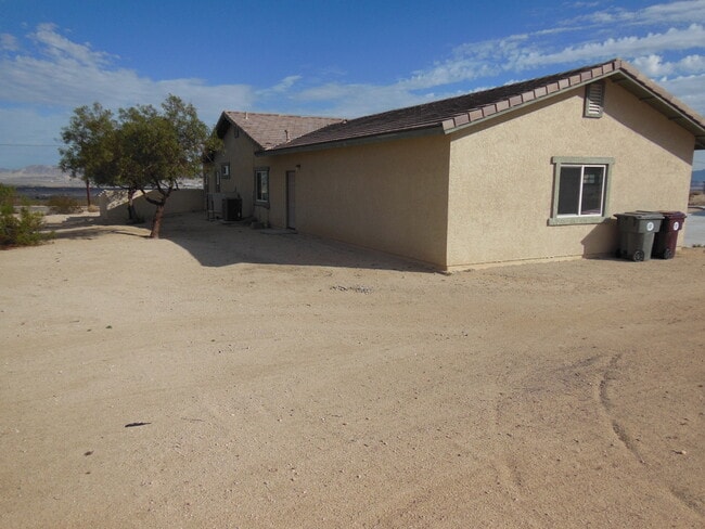Building Photo - 5744 Adobe Cir