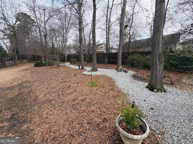 Building Photo - 616 Embassy Walk