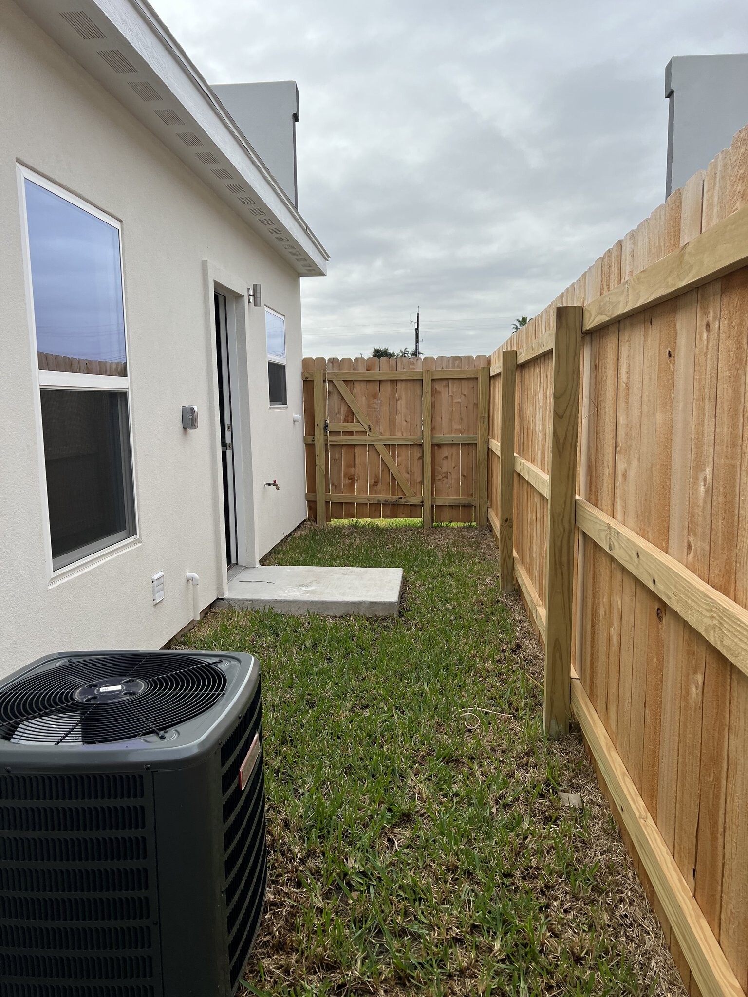 Building Photo - 84 E La Vista Ave