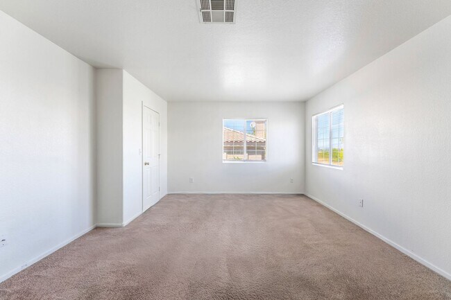 Building Photo - 505 Escoto Pl