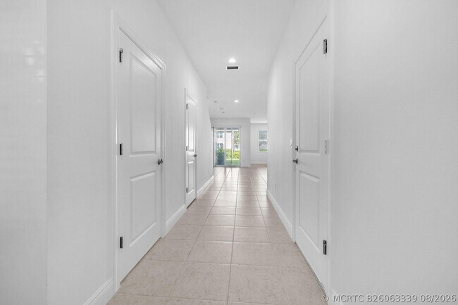 Building Photo - 540 Sanderling Cir