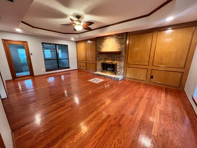 Building Photo - 505 Rustic Pl
