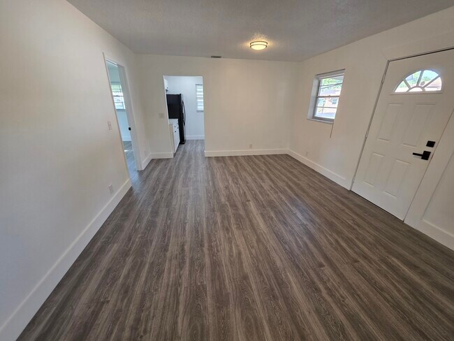 Building Photo - 718 Whippoorwill Ln