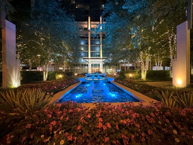 Building Photo - High-rise Luxury 1 Bedroom Buckhead Condo, Skyline Views of Atlanta!