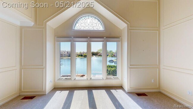 Building Photo - 18182 Blue Heron Dr W