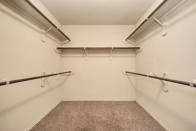 Building Photo - 2043 Naplechase Crest Dr