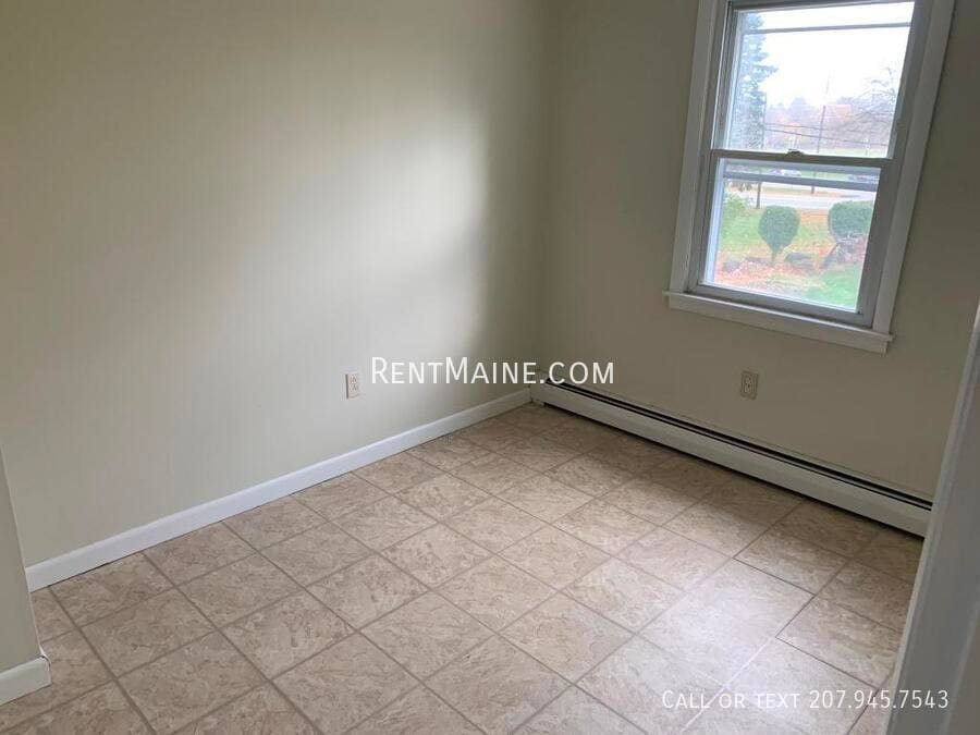 Building Photo - 33 Yale St