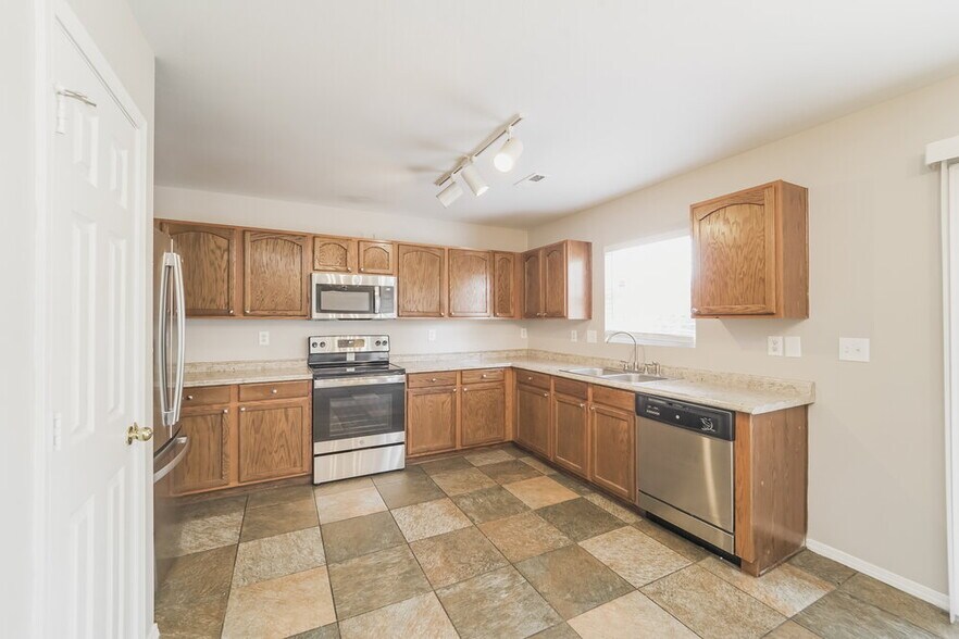 Building Photo - 12205 Hamilton Jones Dr