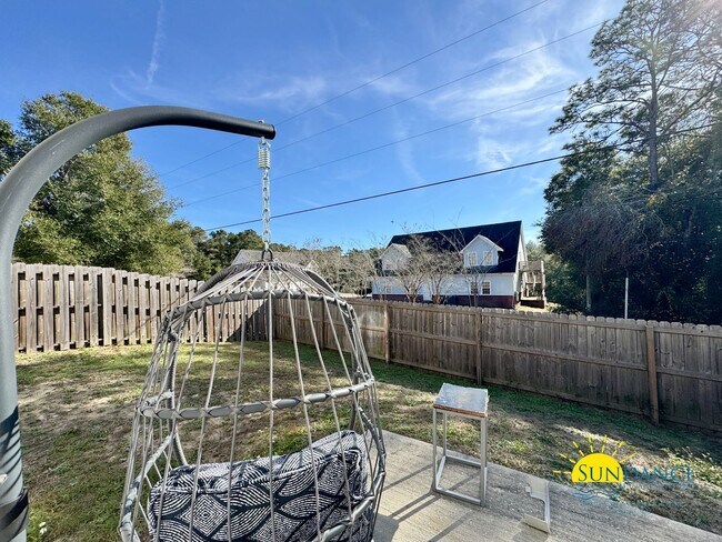 Building Photo - Stunning 4 Bedroom Home in Shiloh Place!