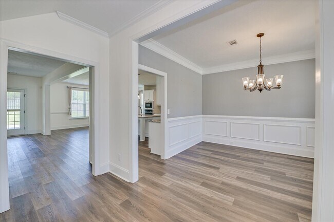 Building Photo - 720 Bancroft Dr