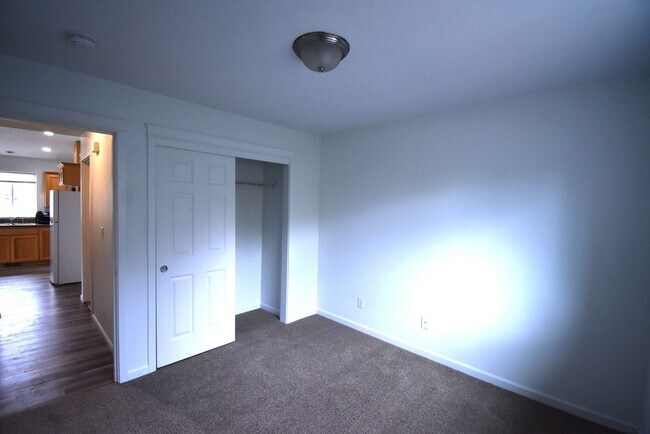 Building Photo - 1043 Fuji Ln