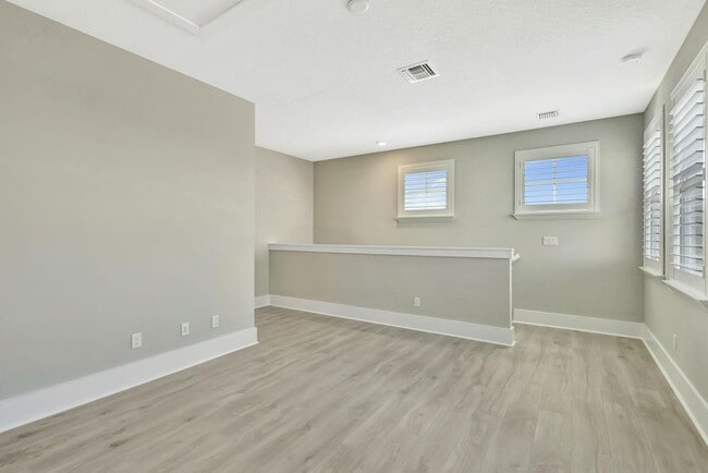 Building Photo - 11953 SW Vano Wy