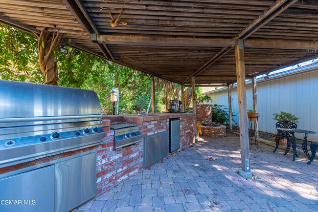 Building Photo - 1057 E La Loma Ave