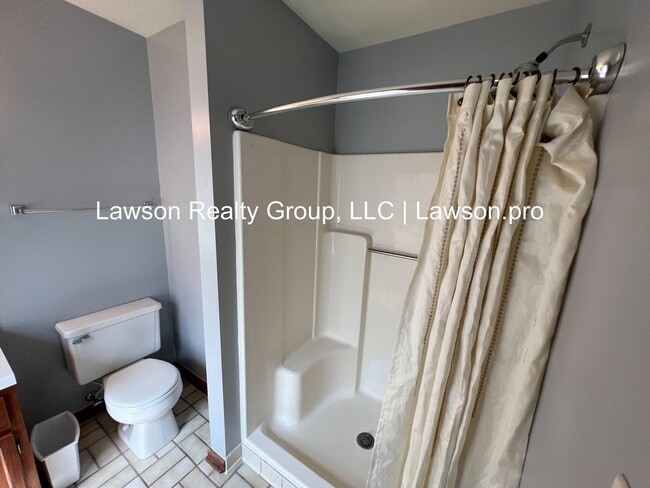 Building Photo - 2217 Jefferson St SW