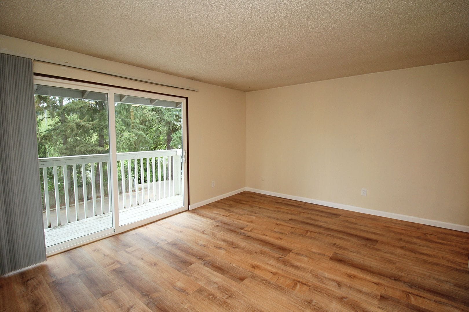 Building Photo - 5704 SW Beaverton Hillsdale Hwy