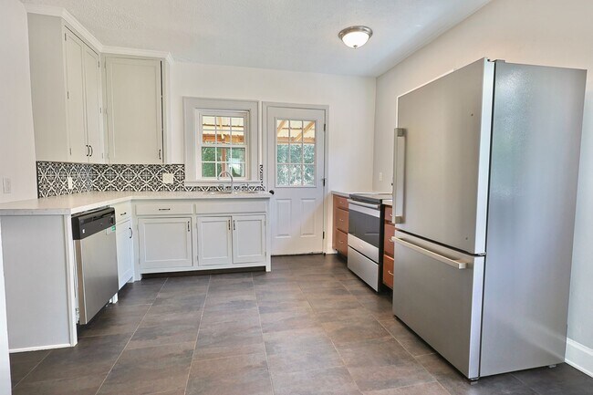 Building Photo - Coming Soon South Knoxville Cottage!!!