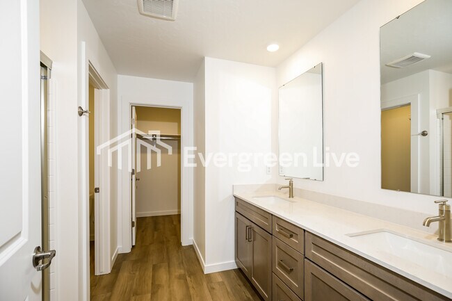 Building Photo - 15146 Nimbus Way