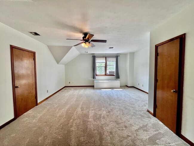Building Photo - 4 bedroom ranch in the desirable Bellamy W...