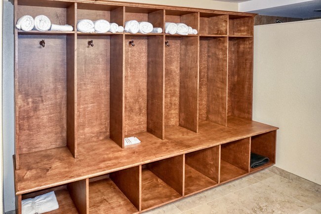 Building Photo - 1363 Oceanview Dr