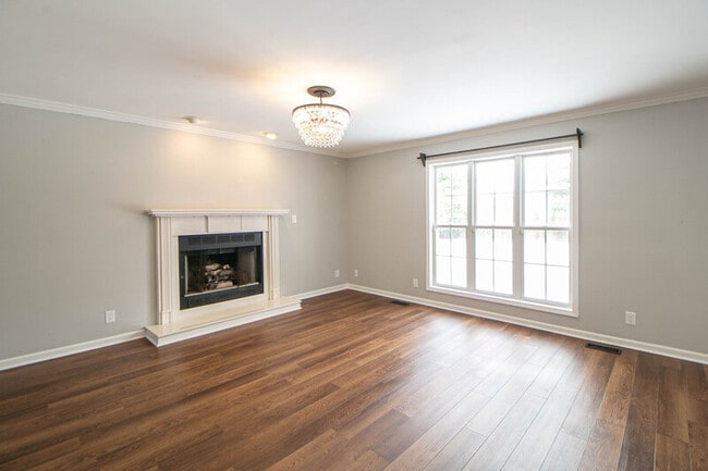 Building Photo - 2553 Emerald Ct