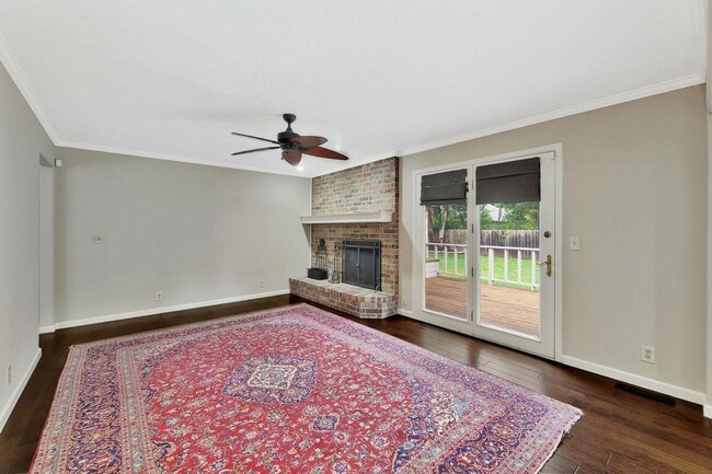 Building Photo - Charming Ranch in Rockwood!