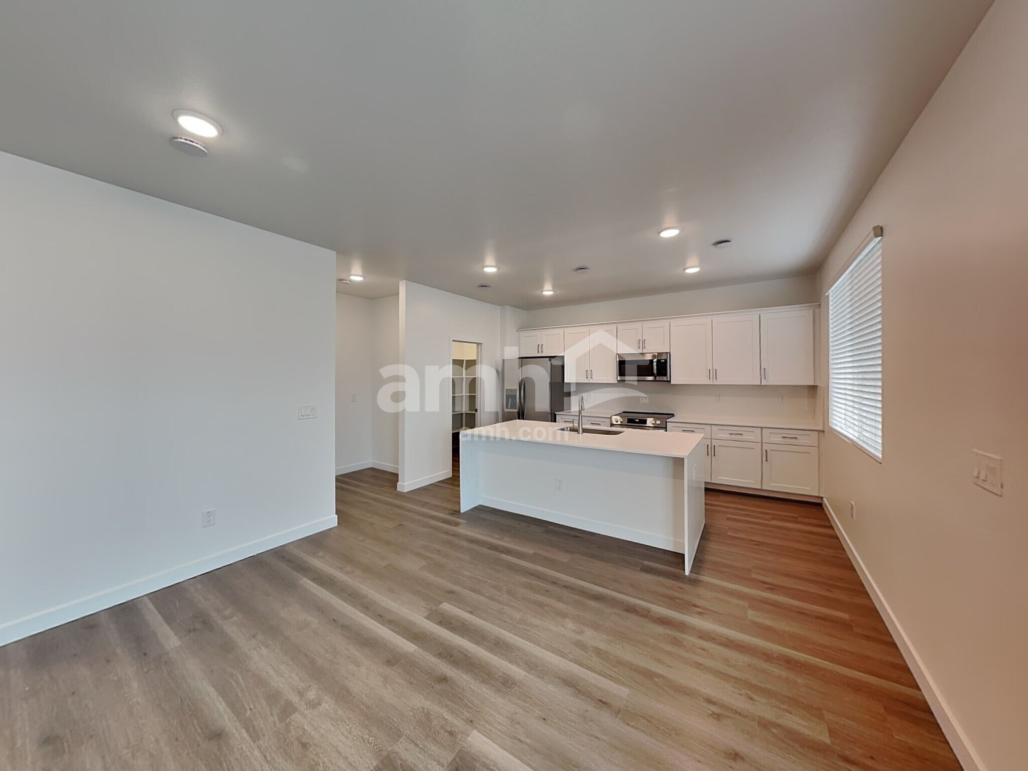 Building Photo - 9731 W Parkway Dr