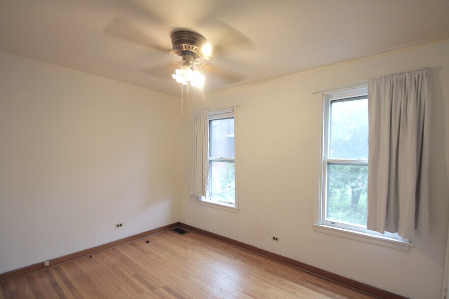 Building Photo - 413 Lamar Ave