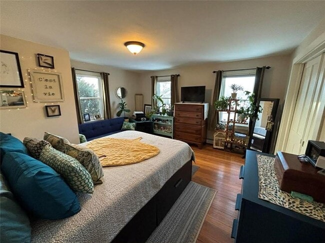 Building Photo - 12 Clark St