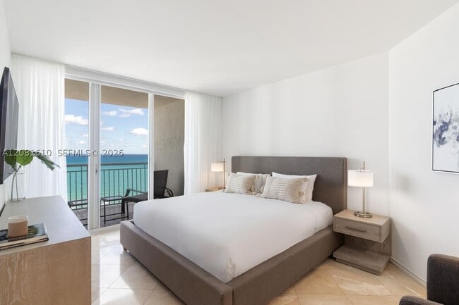 Building Photo - 17375 Collins Ave