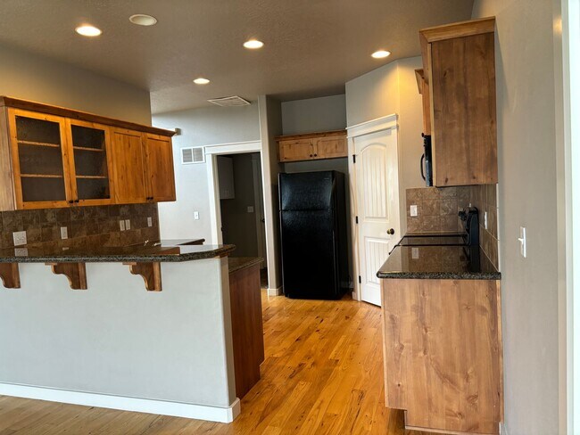 Building Photo - 4526 N Kilee Ave