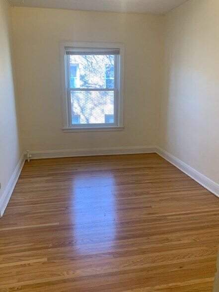 Building Photo - 2739 Girard Ave S