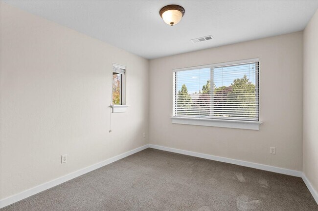 Building Photo - 1280 Ashford Way