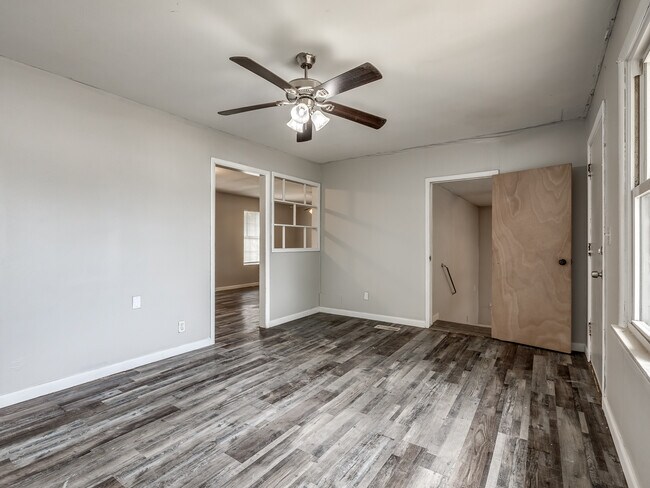 Building Photo - 1314 SE 40th St